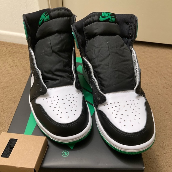 Jordan 1 Retro High OG - Lucky Green - Picture 2 of 9